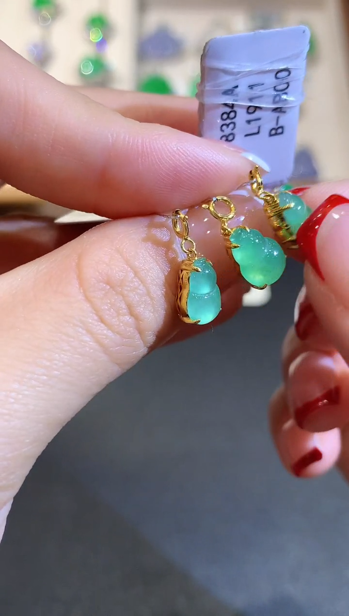 翡翠18K金镶嵌吊坠(不含链)L1911多样性发其一