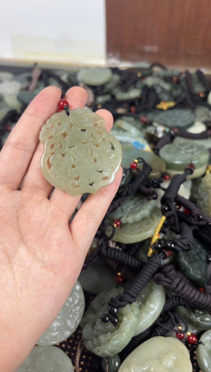 【闪购商品】和田玉颈饰未镶嵌1