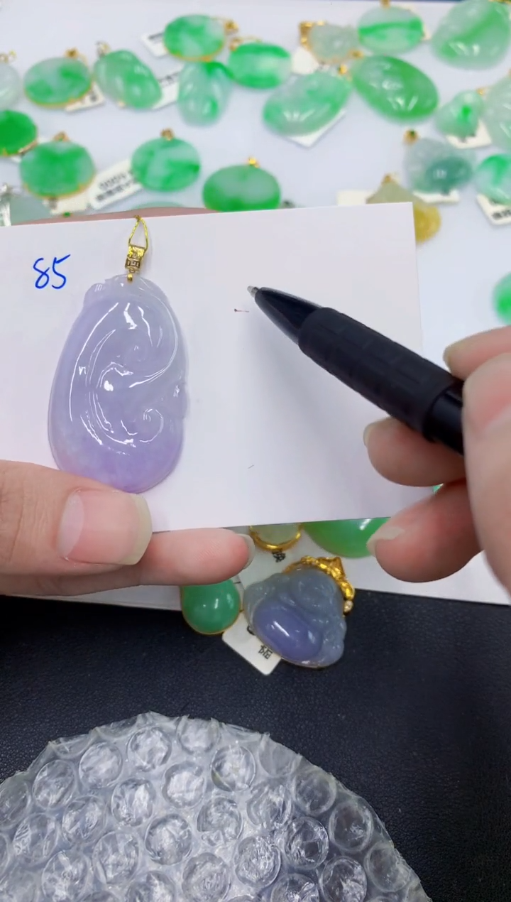 颈饰18K金镶嵌翡翠1111111