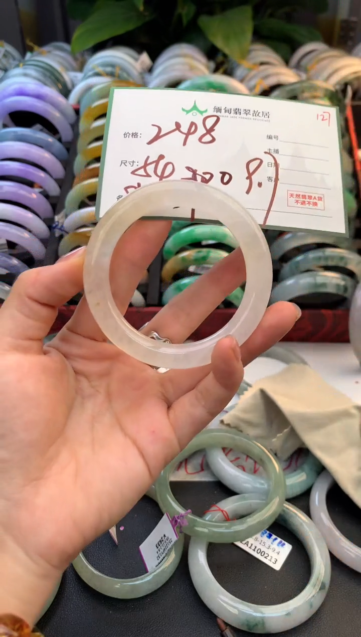 定制石英质玉?****?毛货需精细抛光+多人