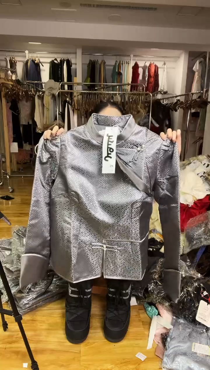 外套       4XL码      140-150斤