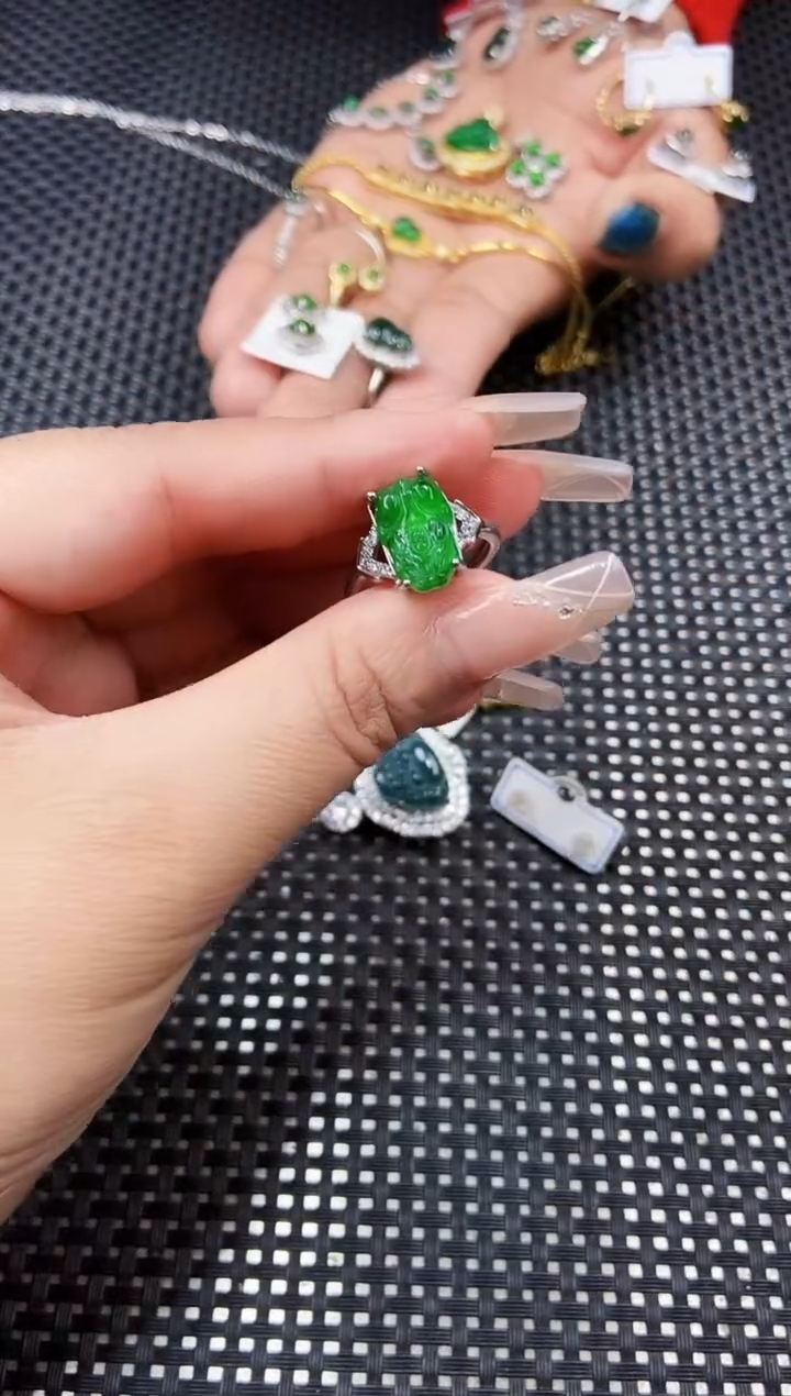 【闪购商品】翡翠未镶嵌戒指111111111