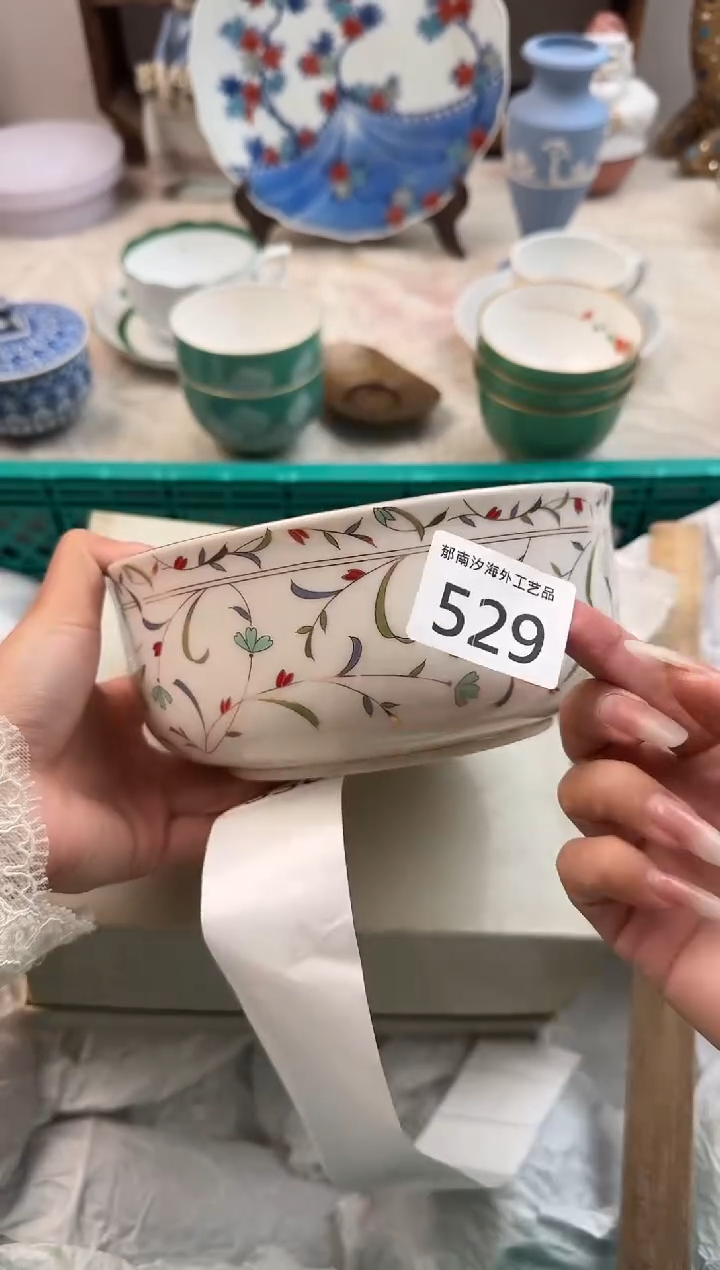 爱****猫F          529