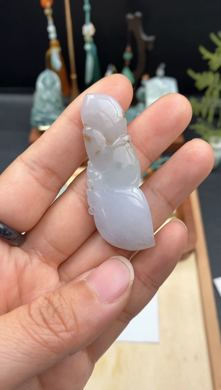 【闪购商品】翡翠颈饰未镶嵌蝴蝶