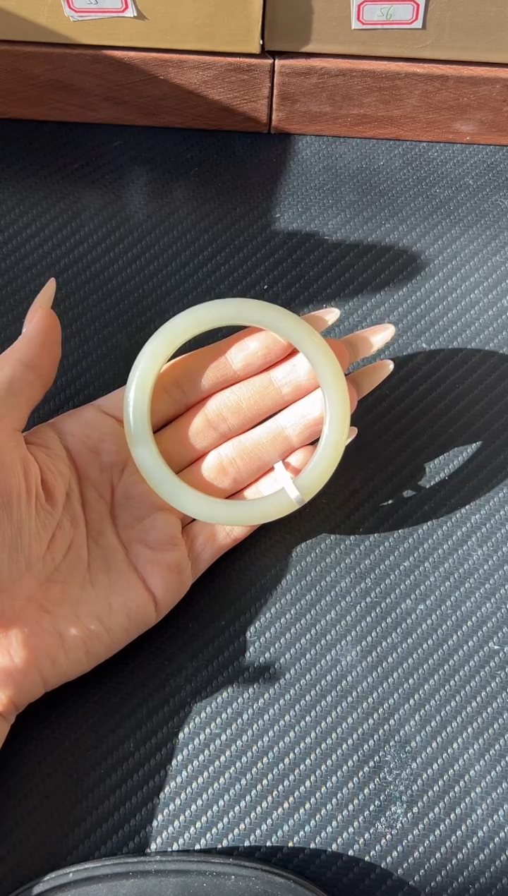 未镶嵌手镯和田玉且末近矿微色差57J