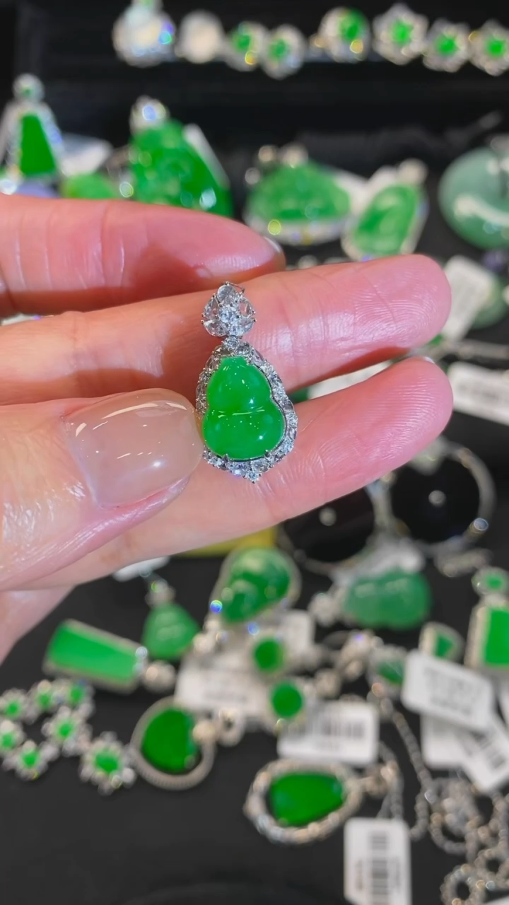 【闪购商品】翡翠戒指18K金镶嵌吊坠