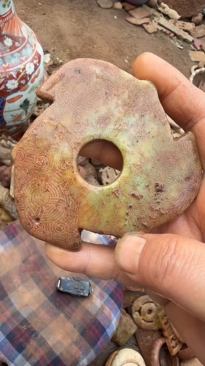 未镶嵌岫岩河磨玉（透闪石质玉）挂件用****6岫岩河磨玉