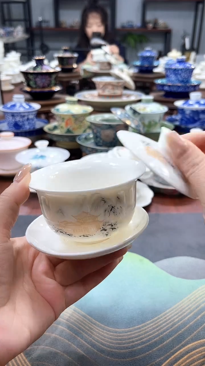 【闪购商品】小号元宝山中阁楼悬停盖碗
