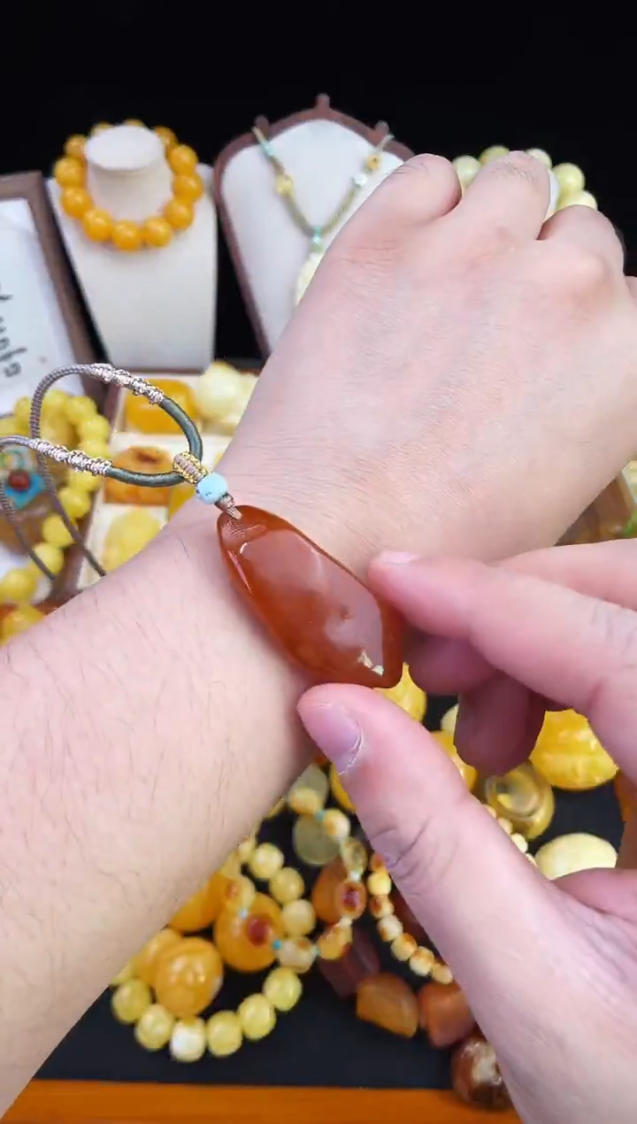 琥珀未镶嵌珠宝奇石柒月