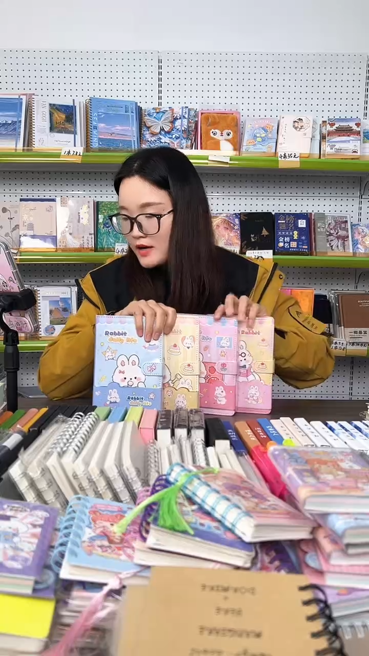 32KPU磁扣本  邦妮小兔 4本