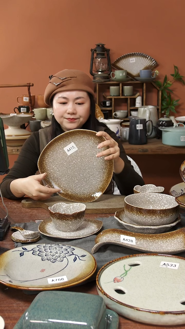 陶瓷A415 一只陶瓷粗陶三角盘26CM可能26*2.5