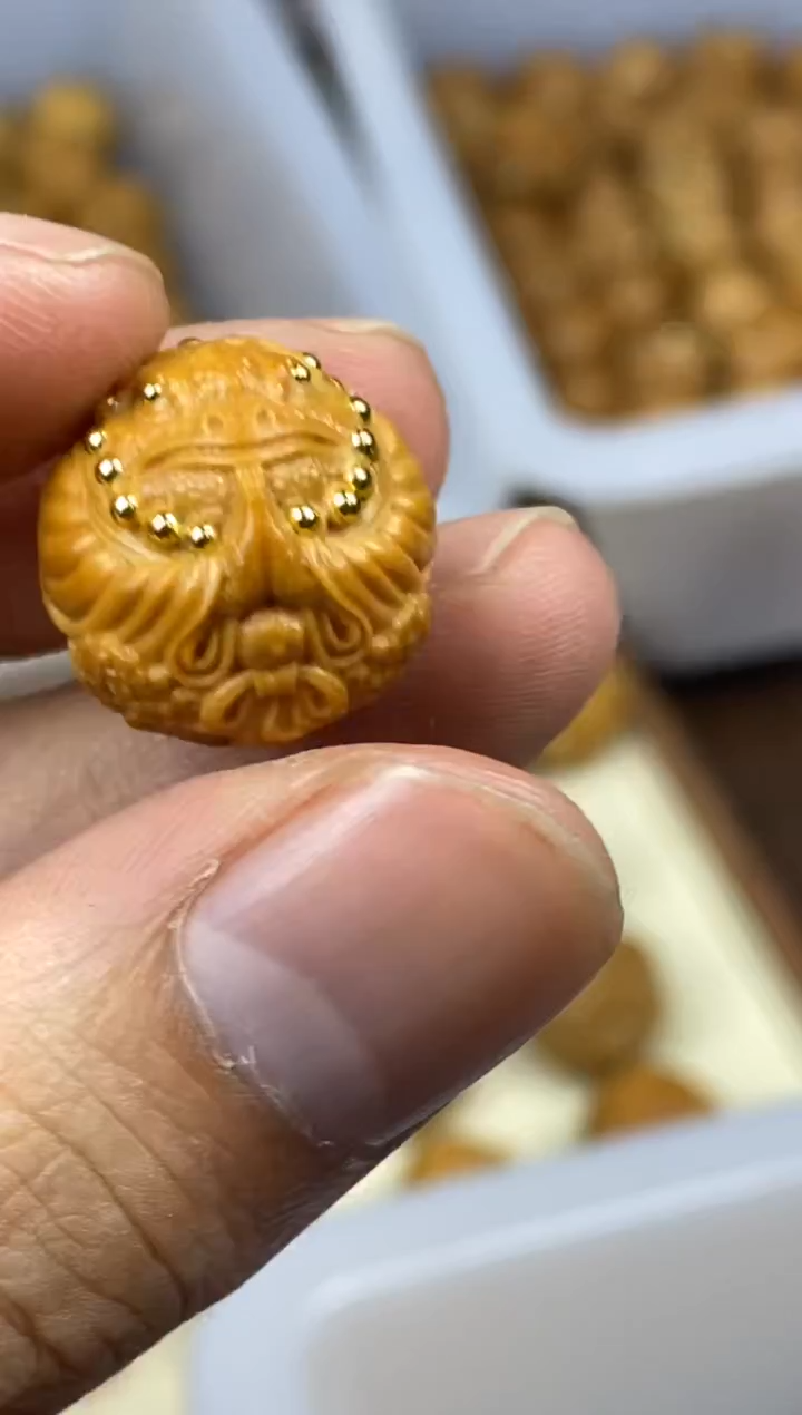 猴头核桃吊坠打坐金蝉 镶嵌