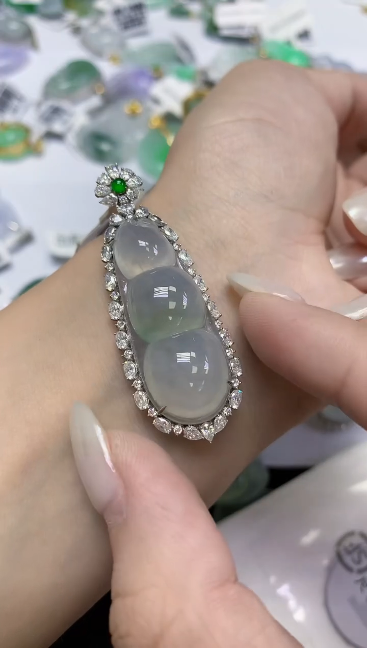 颈饰18K金镶嵌翡翠天然缅甸翡翠A货百元以上9元证书费自理