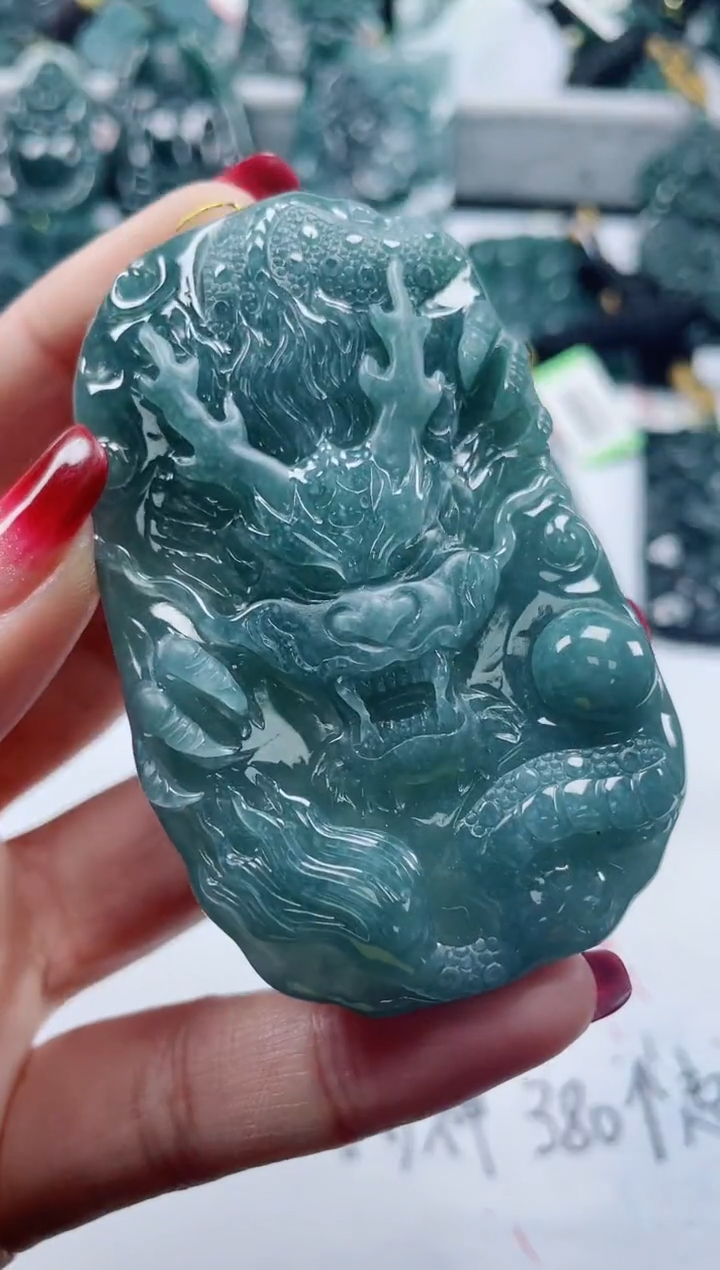 【闪购商品】翡翠颈饰未镶嵌           