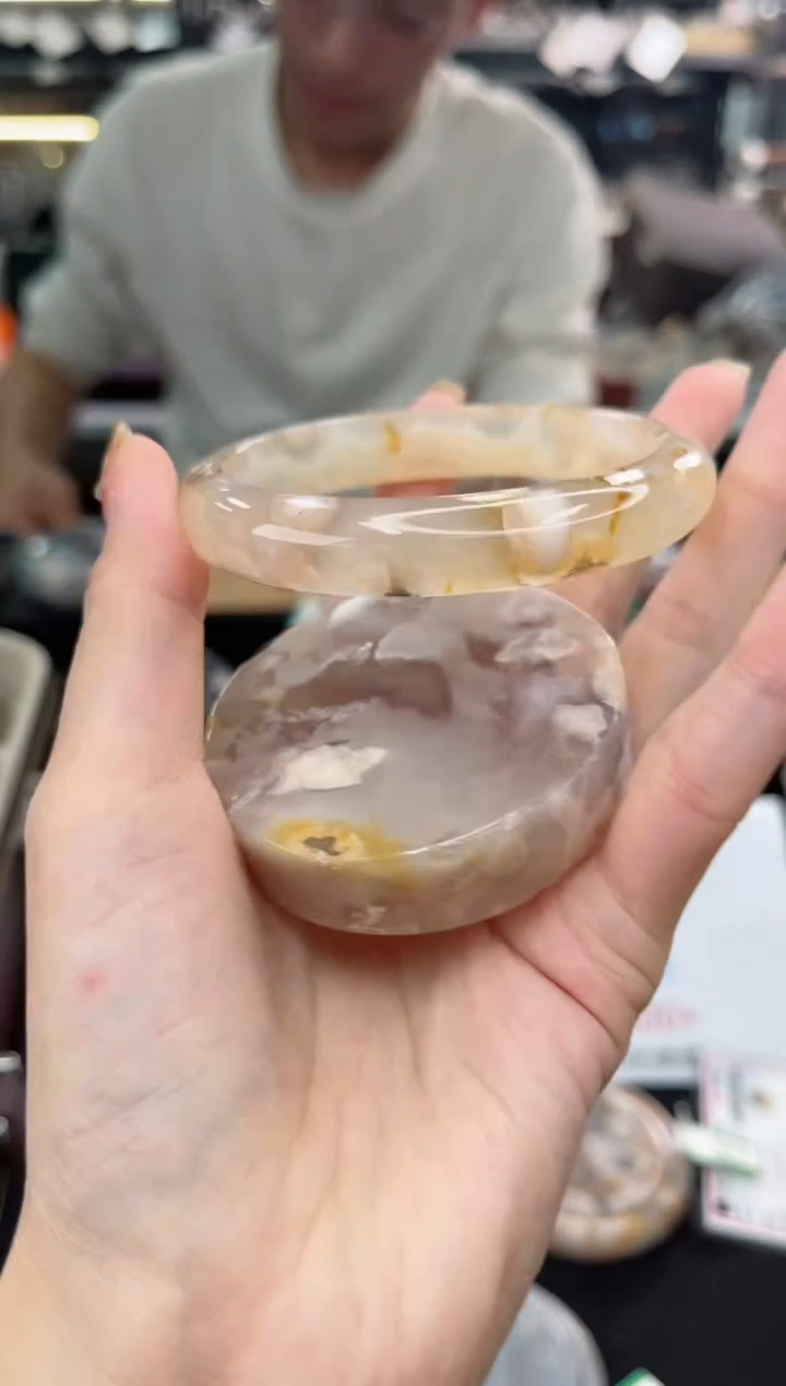 【闪购商品】石英质玉手镯未镶嵌62圈口（赠品镯心）3507588