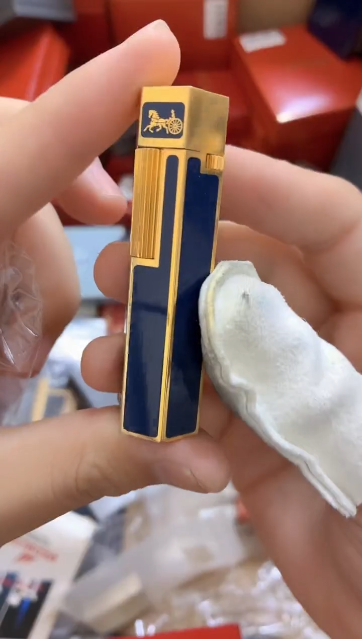 赛琳蓝色漆面打火机