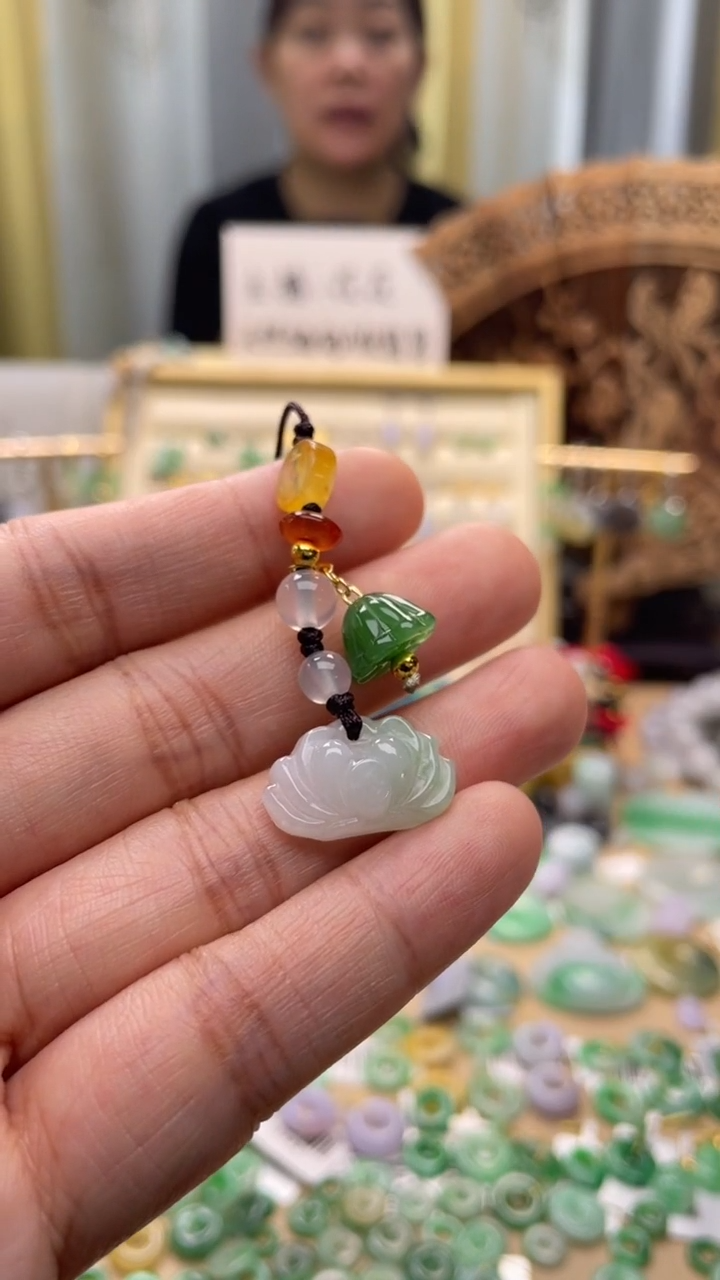 颈饰未镶嵌翡翠手机挂