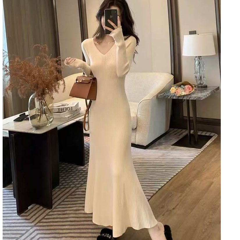 秋冬v领针织连衣裙女秋冬季修身气质内搭打底毛衣包臀裙