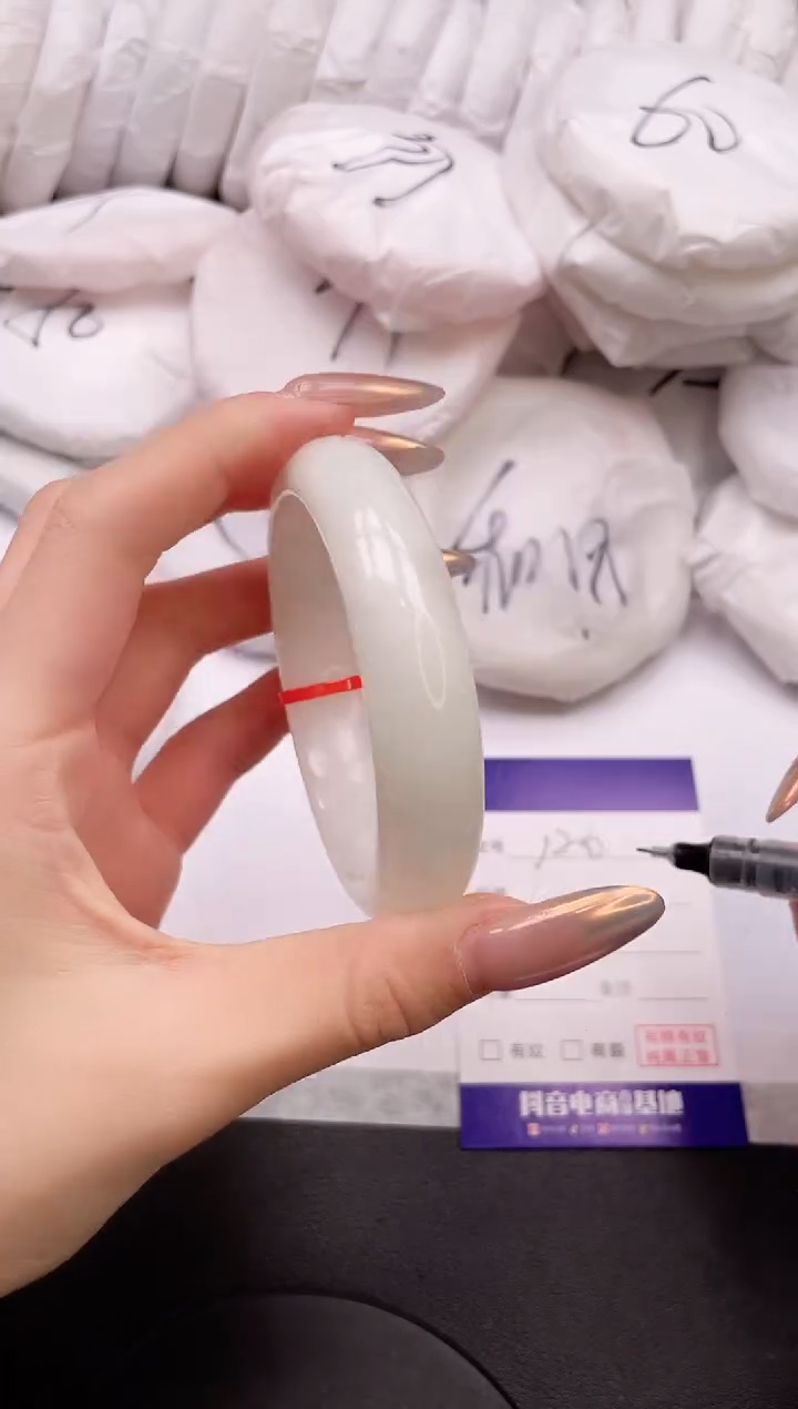 【闪购商品】和田玉手镯未镶嵌27K120-56