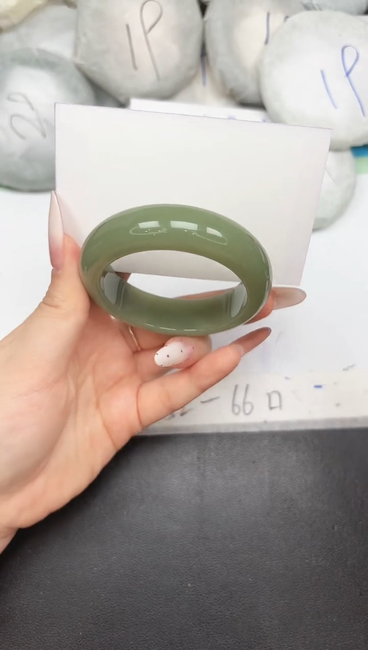 未镶嵌手镯石英质玉A289/52.1