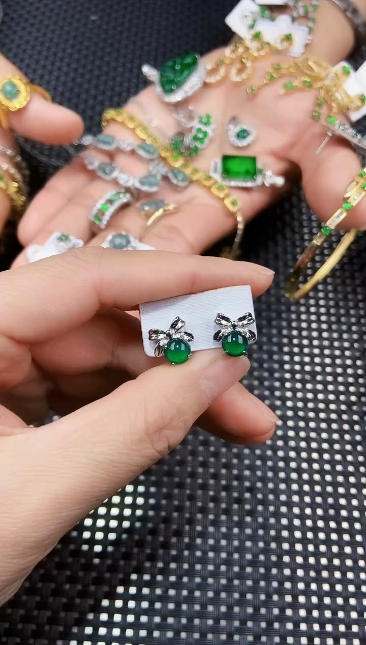 【闪购商品】翡翠耳饰未镶嵌111111111