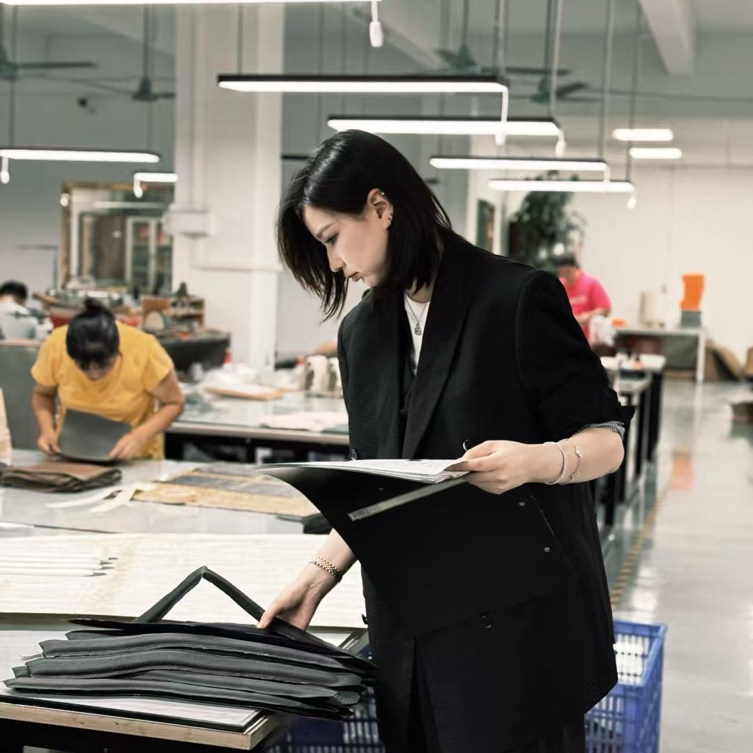 【满意推荐】25A托特女包/单肩斜跨 通勤百搭 时尚女包