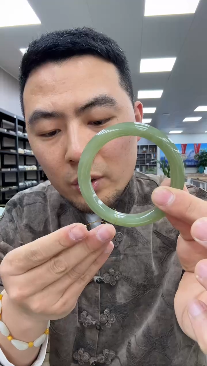 【闪购商品】和田玉手镯未镶嵌59  297