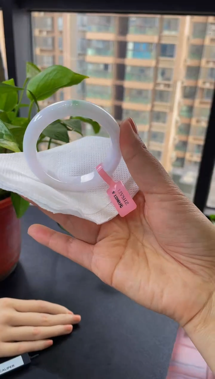 【闪购商品】翡翠手镯未镶嵌037手镯53.9