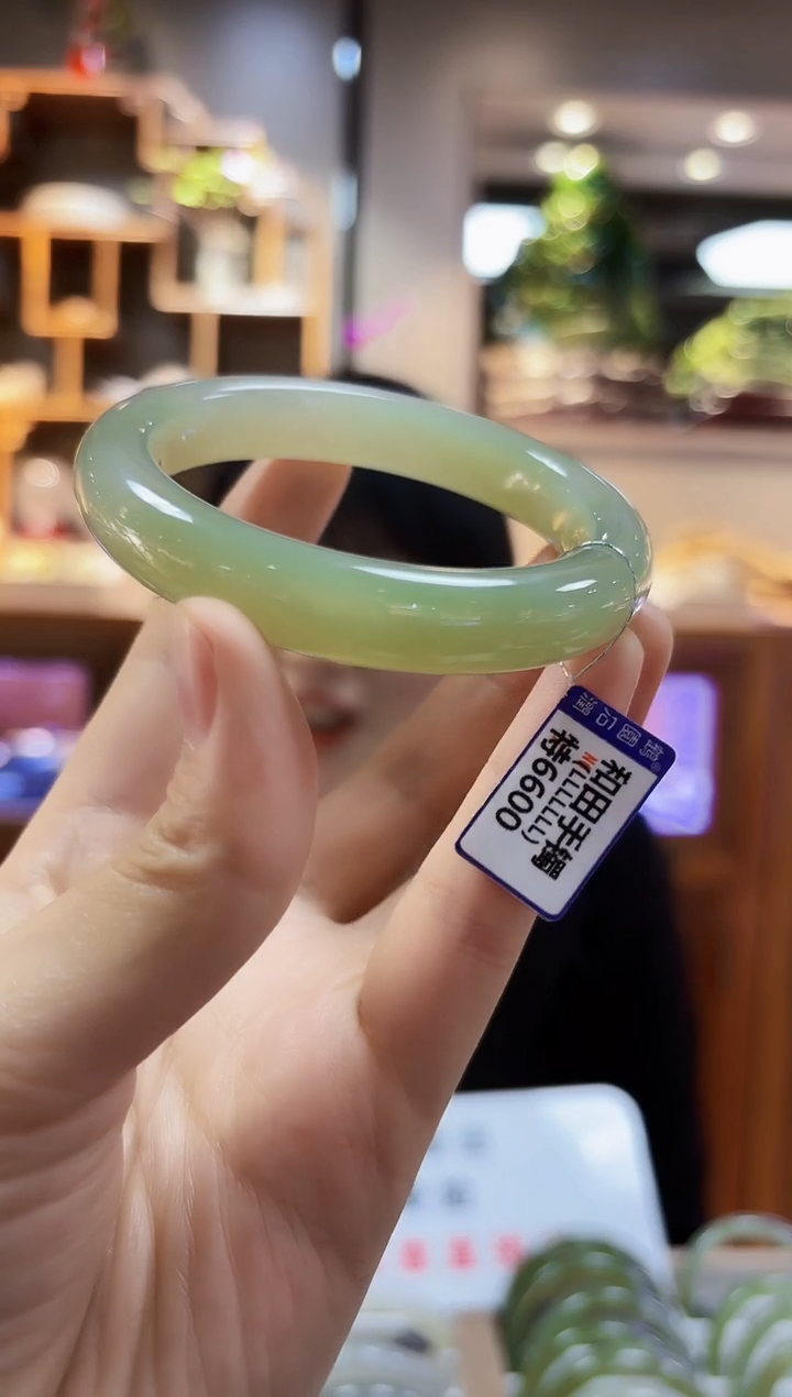 和田玉未镶嵌手镯56