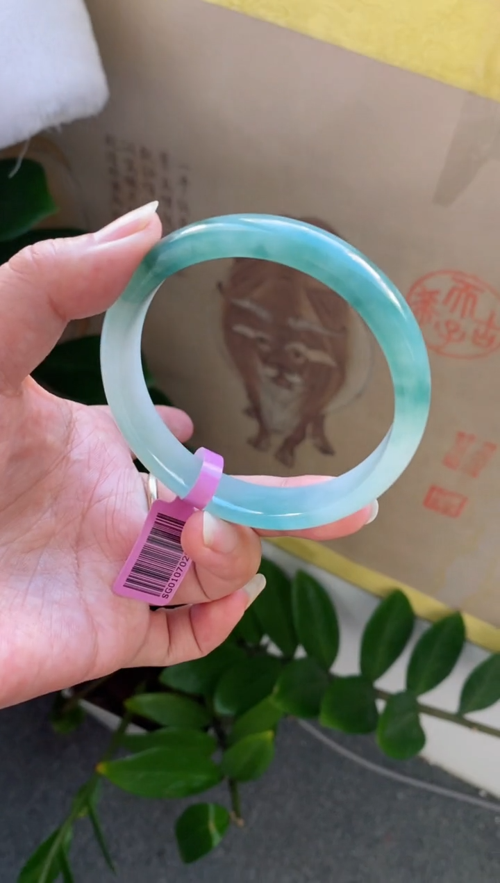 【闪购商品】翡翠手镯未镶嵌（老坑 冰透胶飘花）31号