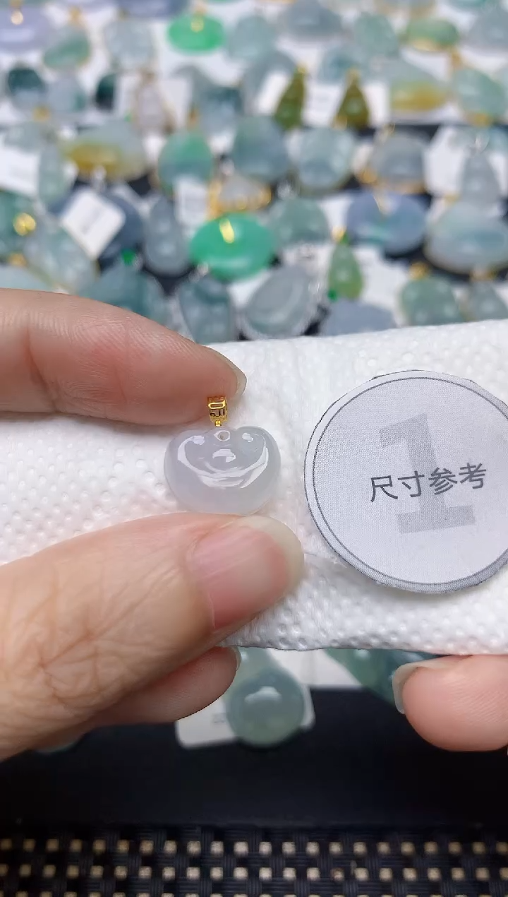 翡翠18K金镶嵌颈饰天然缅甸A货翡翠