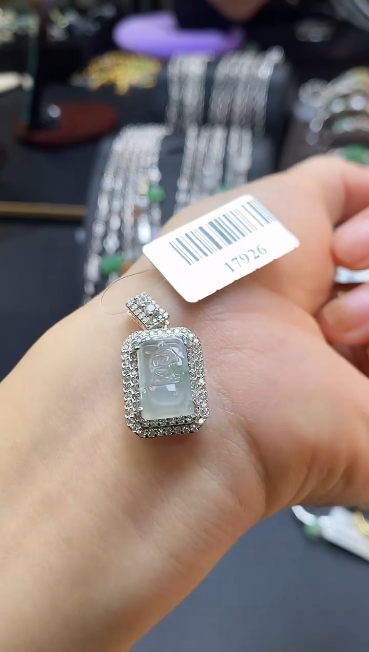 颈饰银S925镶嵌翡翠17926