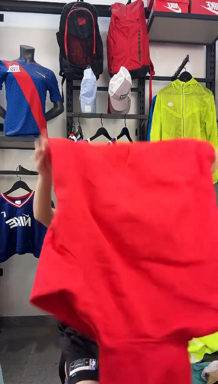 303·编码 耐克卫衣服饰过款为准 尺码S