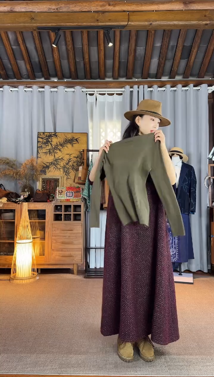 **设计师款苔藓绿高领羊毛衫