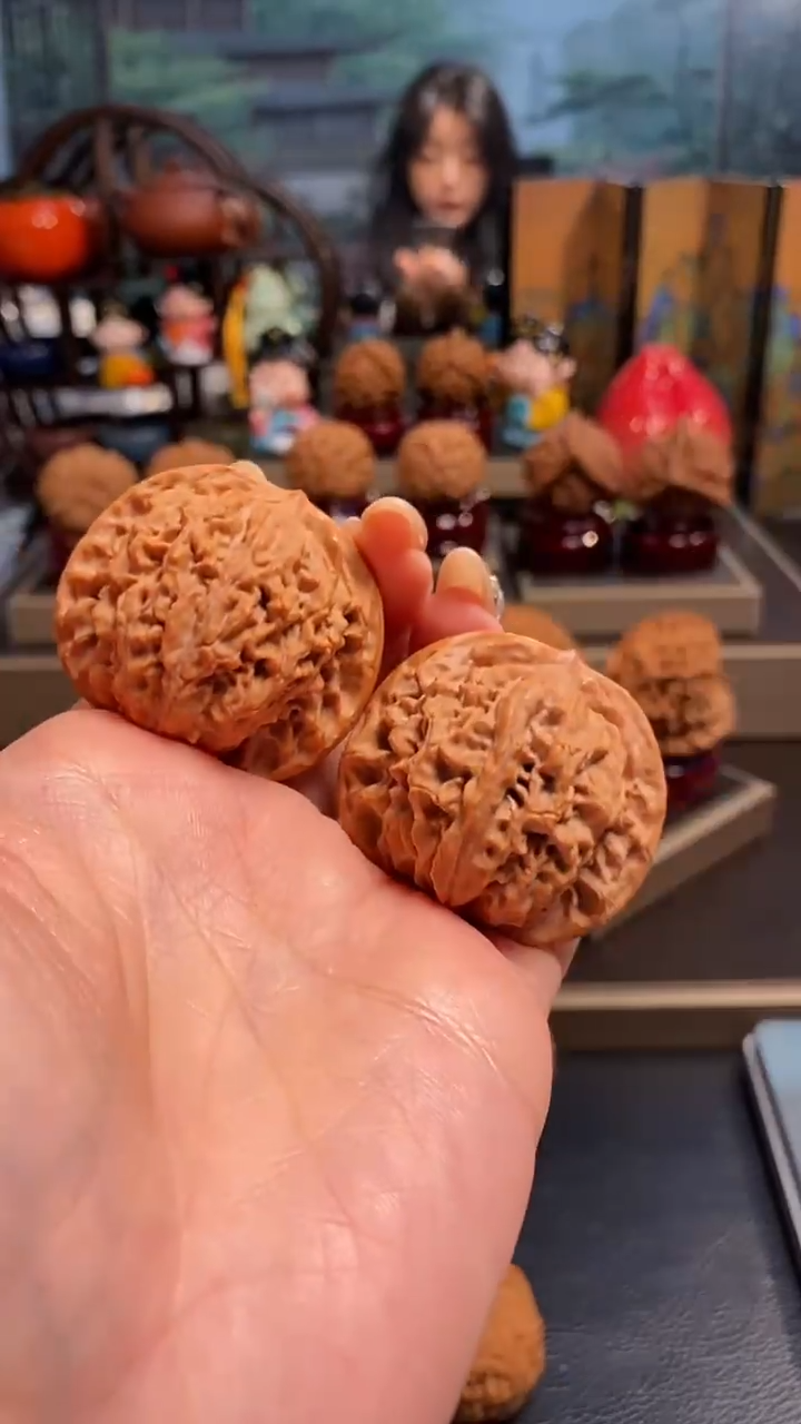 【闪购商品】文玩核桃把件A 759蟠龙纹42尺