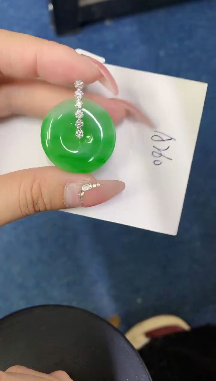 【闪购商品】翡翠颈饰18K金镶嵌000000000000