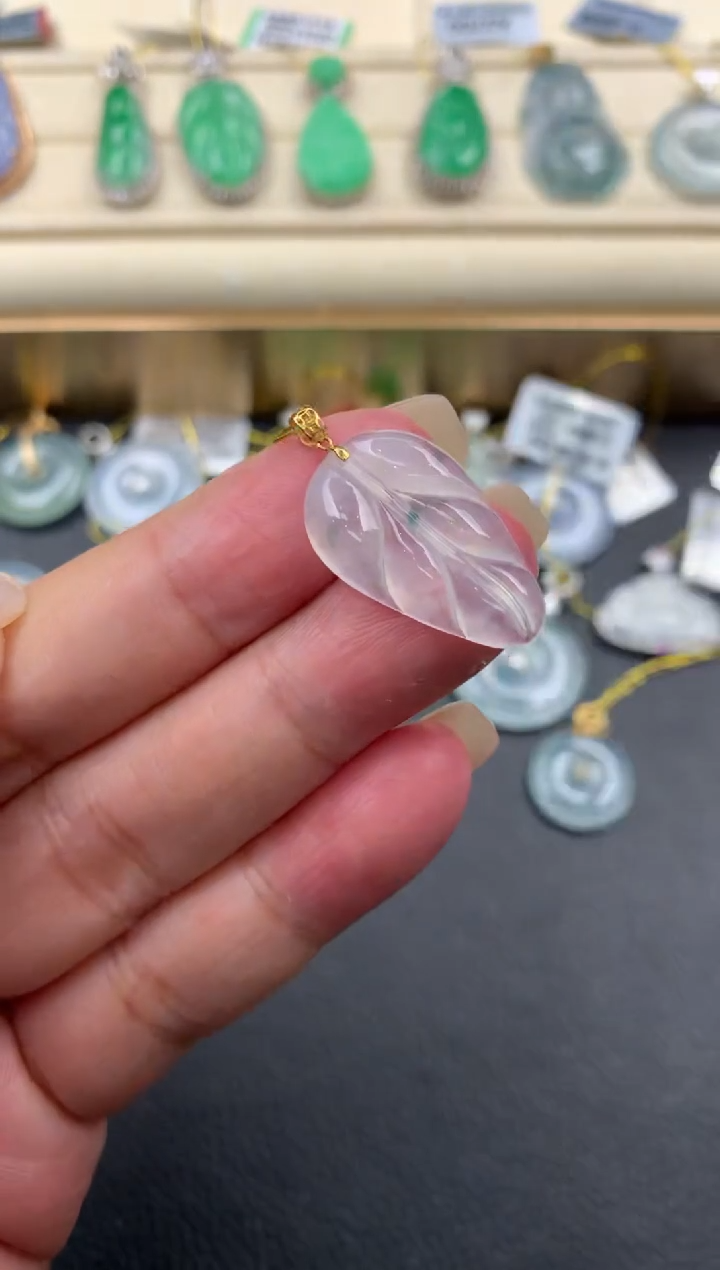 【闪购商品】翡翠颈饰18K金镶嵌Q667     