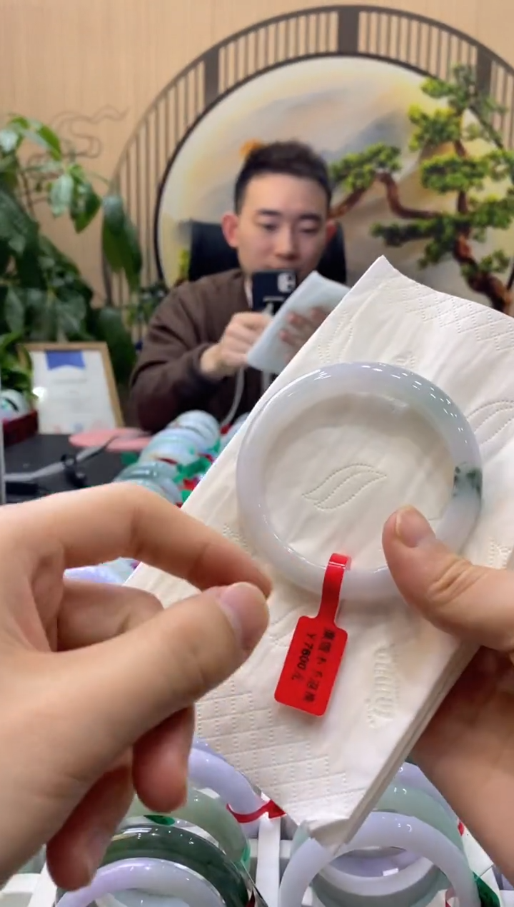 【闪购商品】翡翠手镯未镶嵌000010415