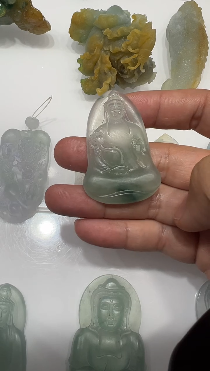 定制翡翠未镶嵌观音