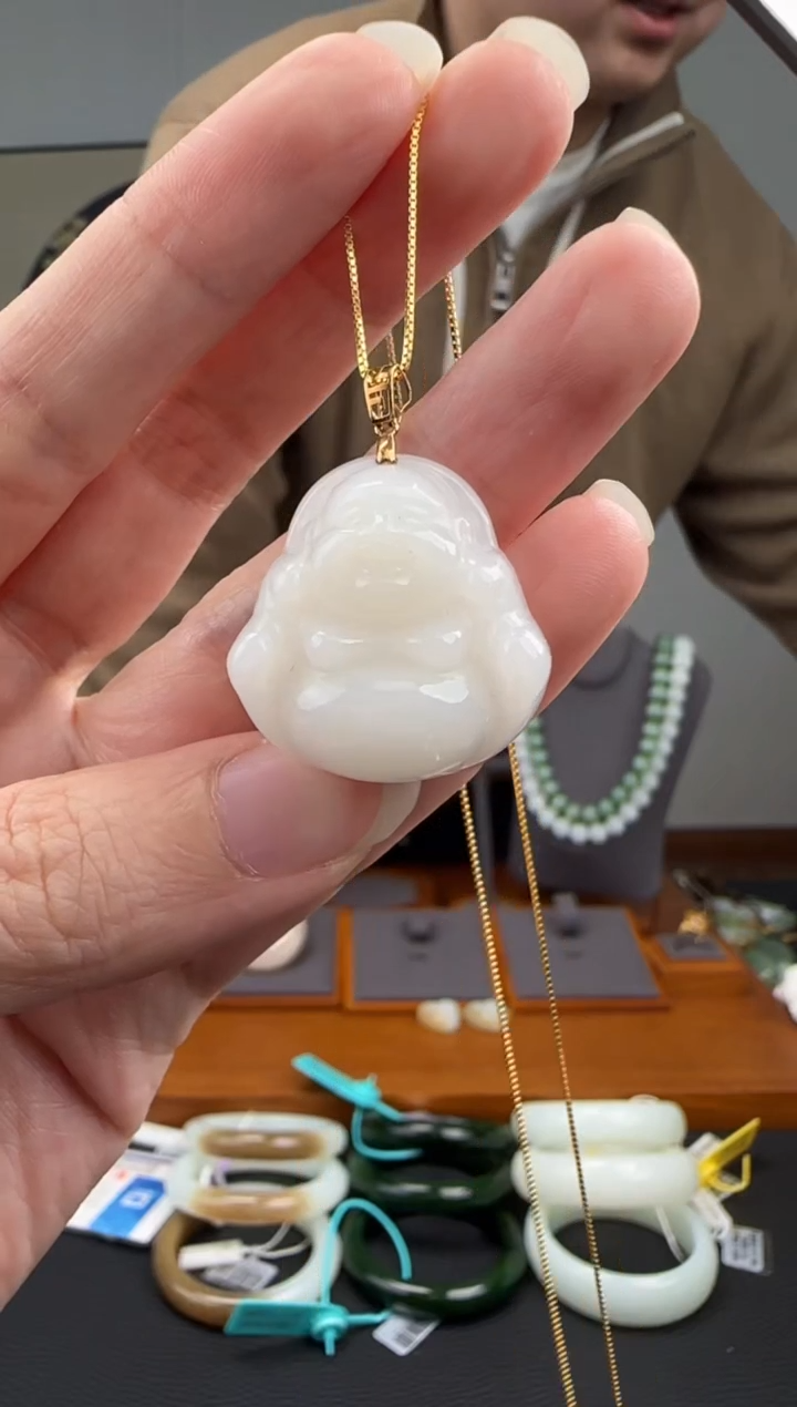 颈饰未镶嵌和田玉白玉佛公吊坠