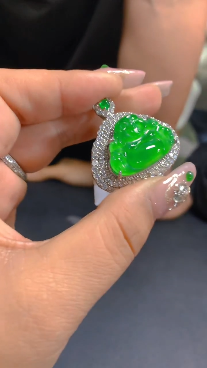 【闪购商品】翡翠吊坠(赠链)未镶嵌0984766674多样性发其一