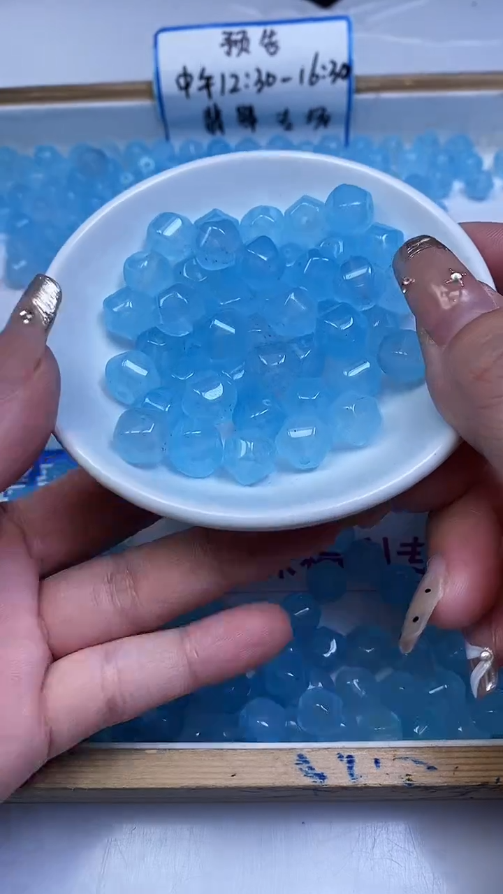 未镶嵌珠宝半成品水晶A2083 海蓝宝水晶灯笼珠10mm10个9.9元