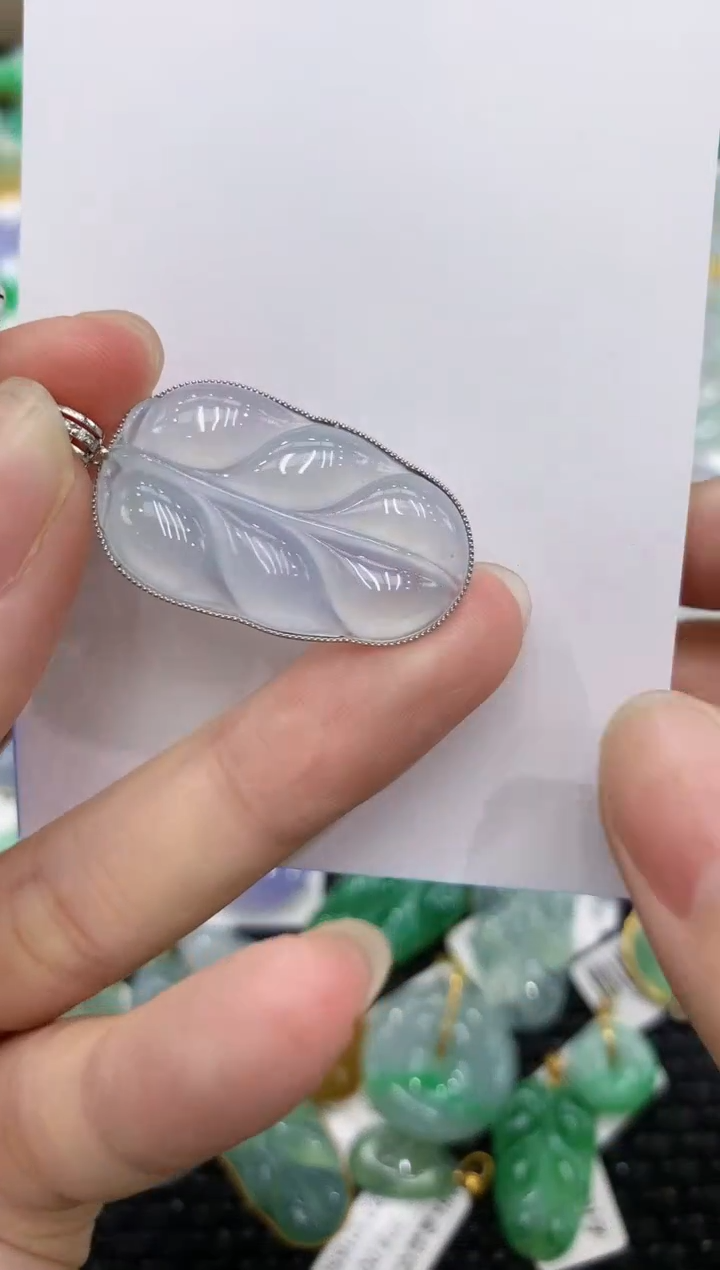 【闪购商品】翡翠颈饰18K金镶嵌8888888888