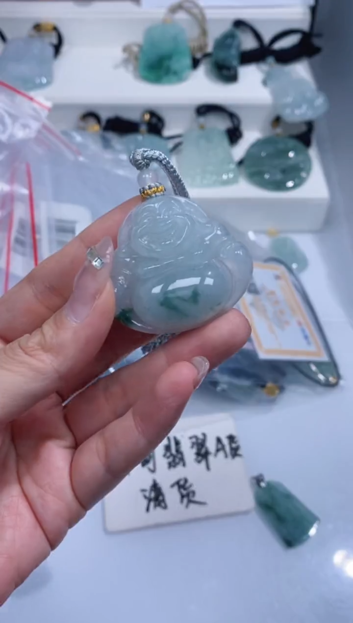 颈饰未镶嵌翡翠吊坠