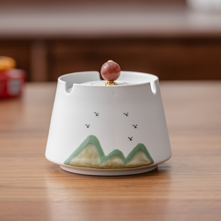 国潮带盖办公室烟灰缸-白色gk