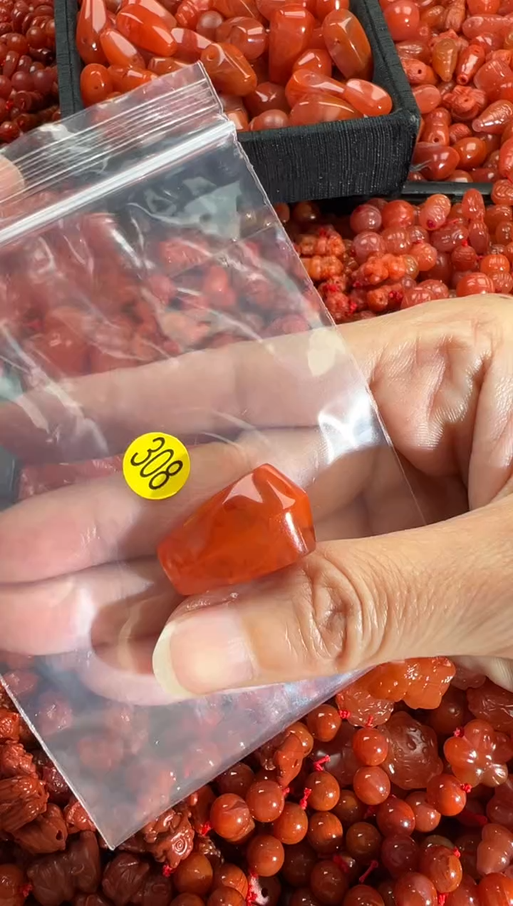 【闪购商品】南红玛瑙颈饰未镶嵌1