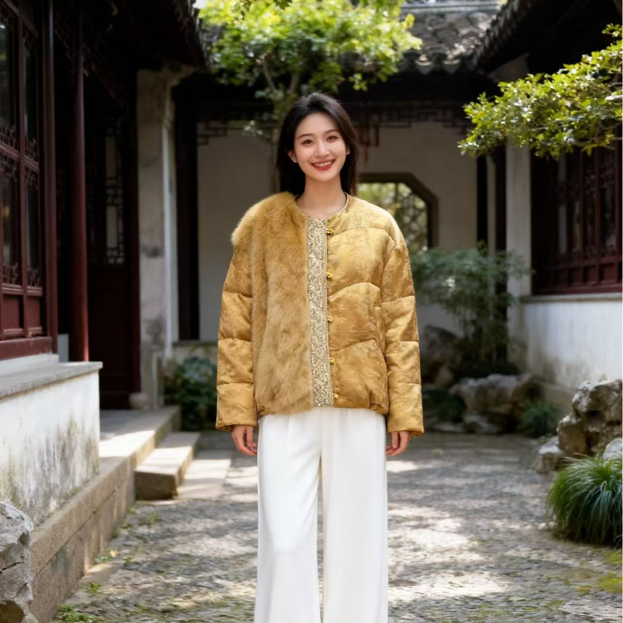 保暖女装冬季常规款水貂设计白鹅绒羽绒服短款时尚气质