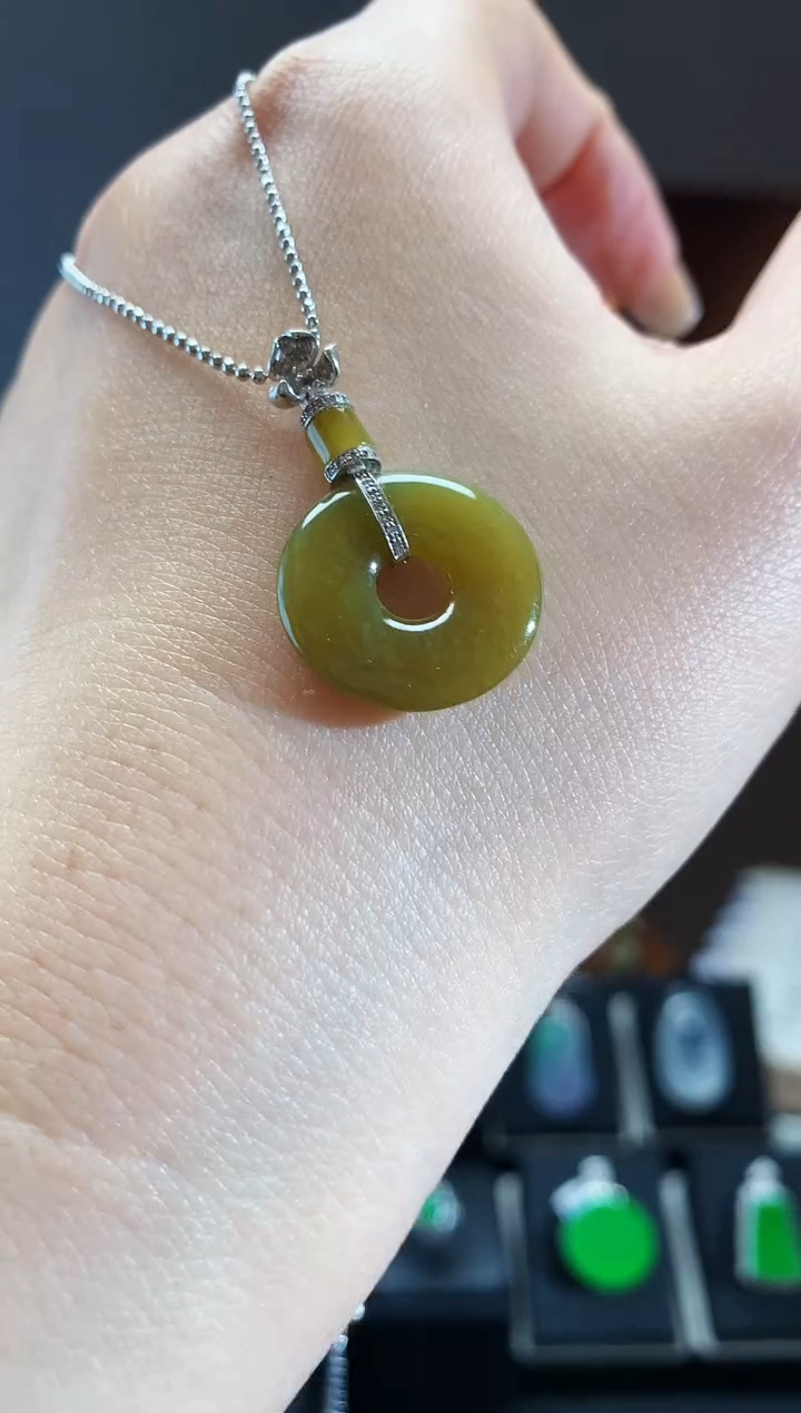 【闪购商品】翡翠吊坠(不含链)18K金镶嵌甜甜圈吊坠