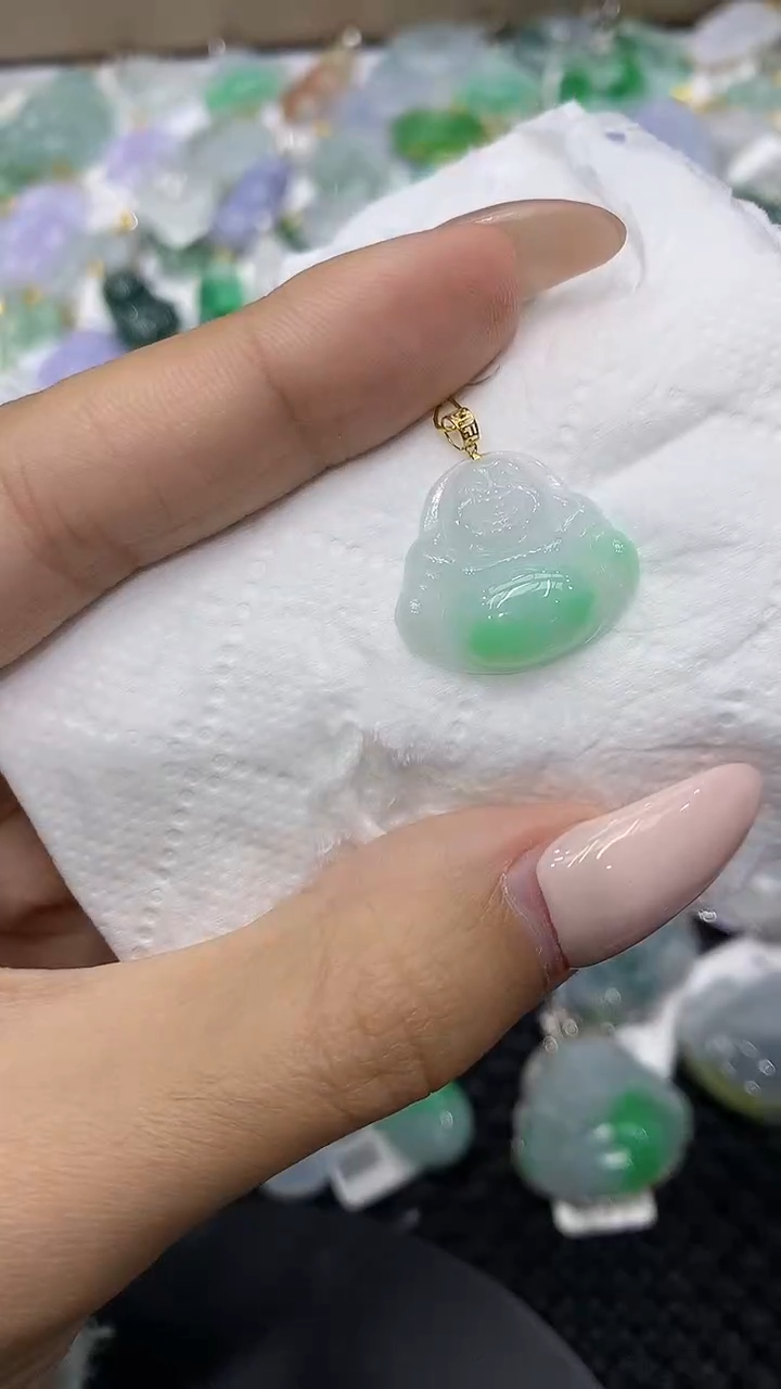 颈饰18K金镶嵌翡翠111111111111