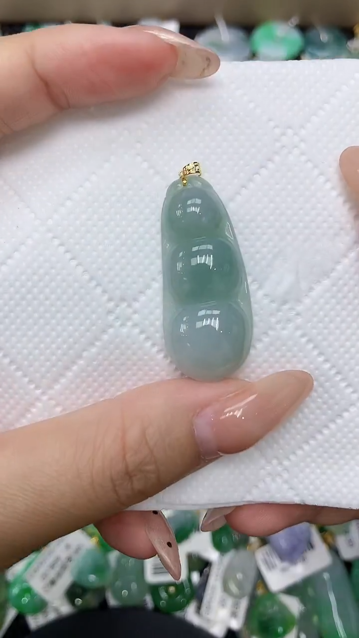 颈饰18K金镶嵌翡翠111111111